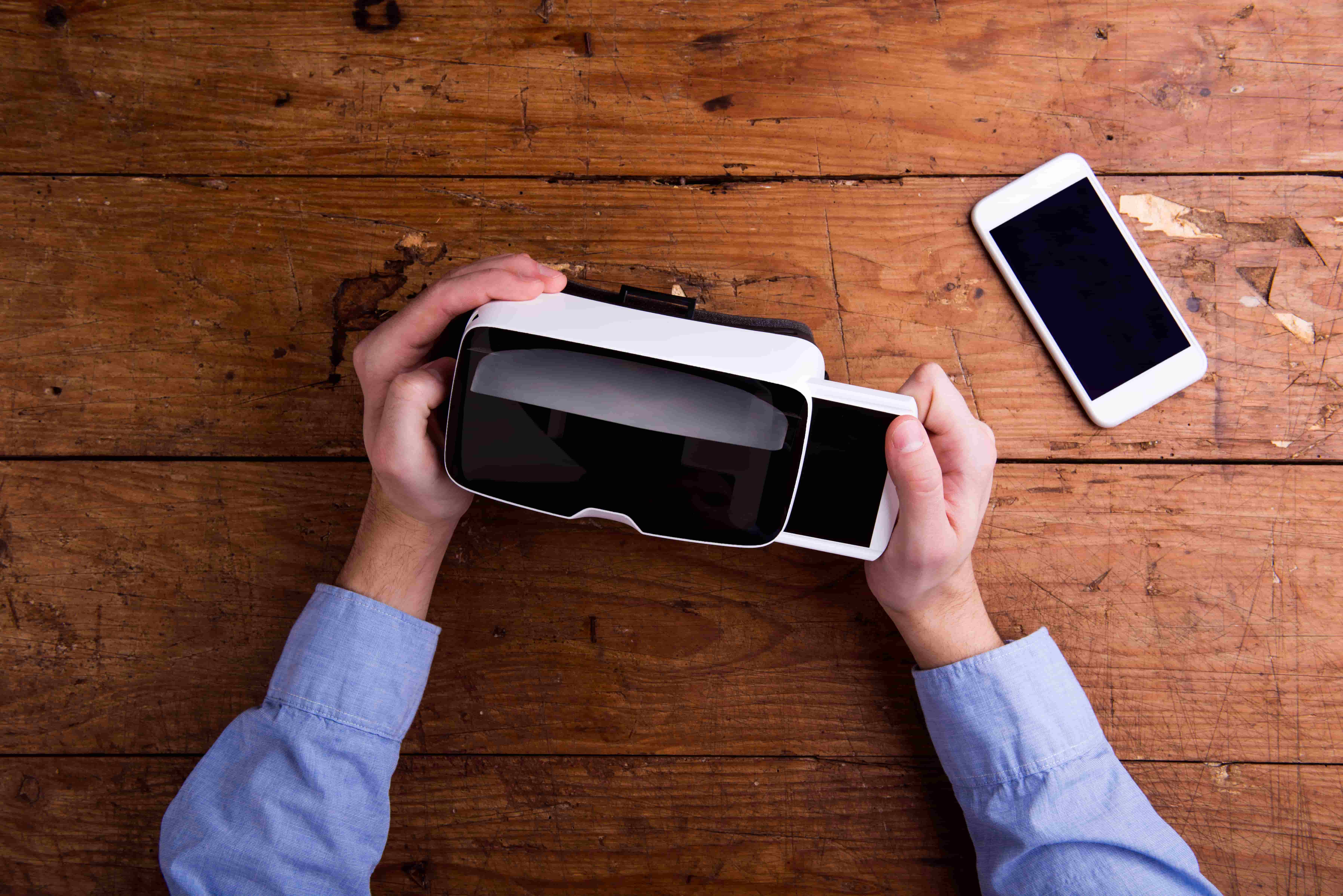 Infographic: 3 Steps To Viewing A VR Project